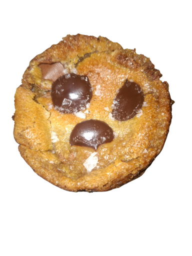 Een chocoladekoekje met stukjes chocolade en een gouden, gebakken korst.